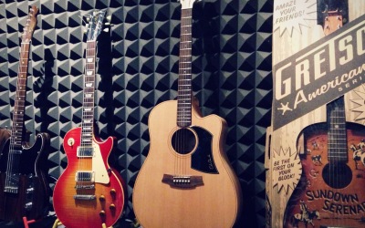 吉他入門：如何減少 “經常撥錯弦” 的情況發生？